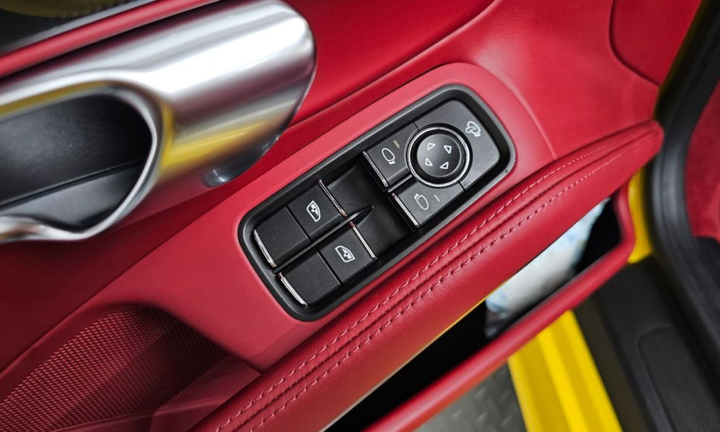 Porsche 718 4.0 GTS, 2024
