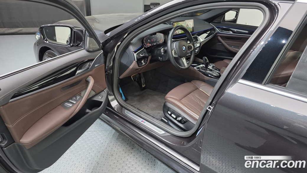 BMW 5-Series 530i M Sport Package, 2023