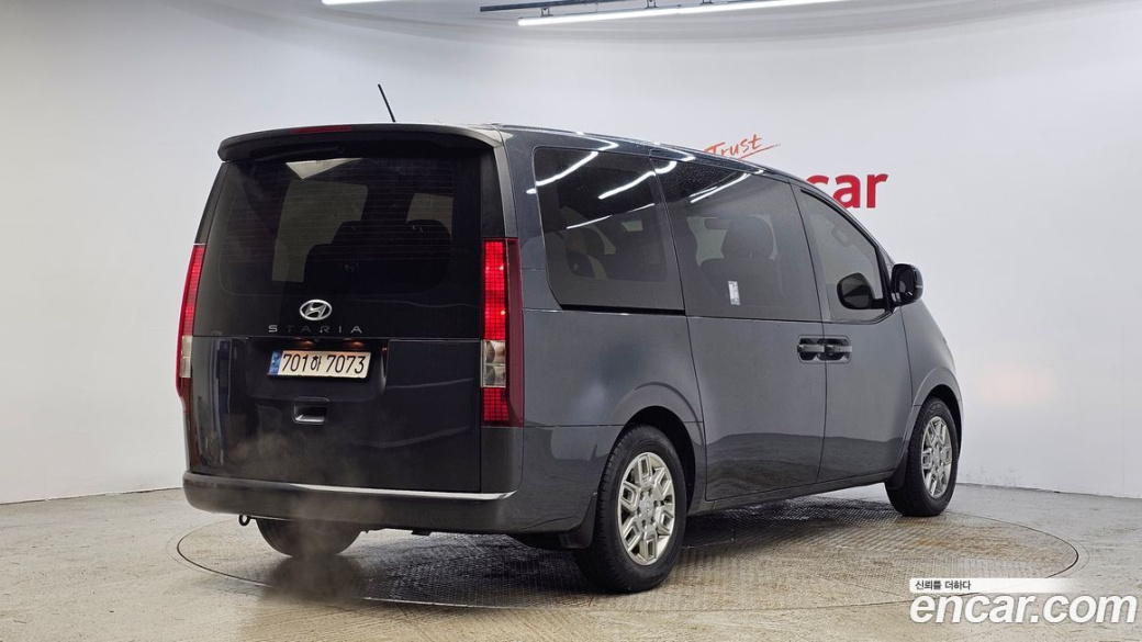Hyundai Staria Tourer 11-Seater, 2023