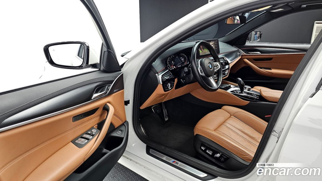 BMW 5-Series 520i M Sport, 2023