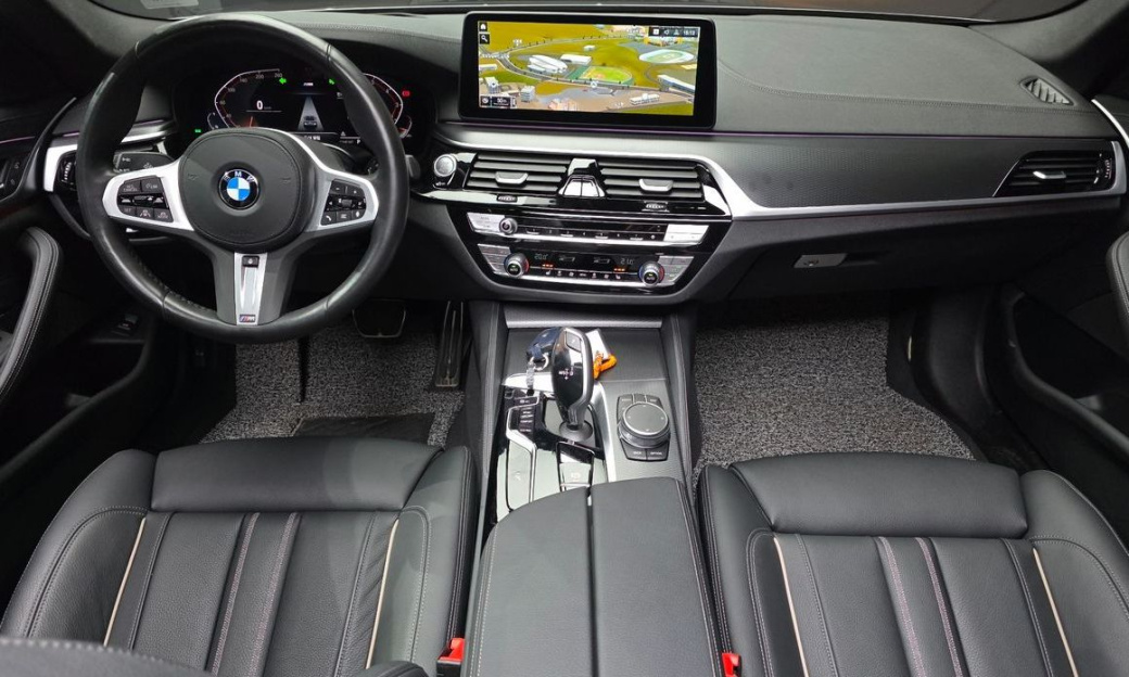 BMW 5-Series 520i M Sport, 2023
