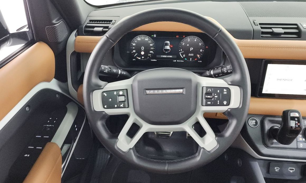 Land Rover Defender 110 P300 X-Dynamic SE, 2024