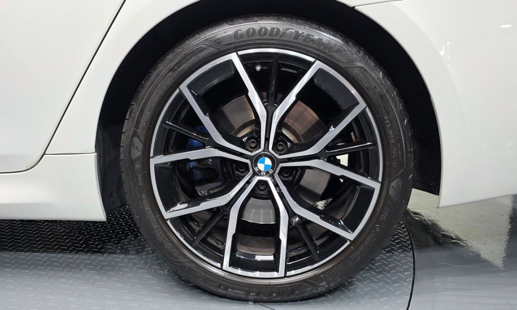 BMW 5-Series 530i M Sport Package, 2022