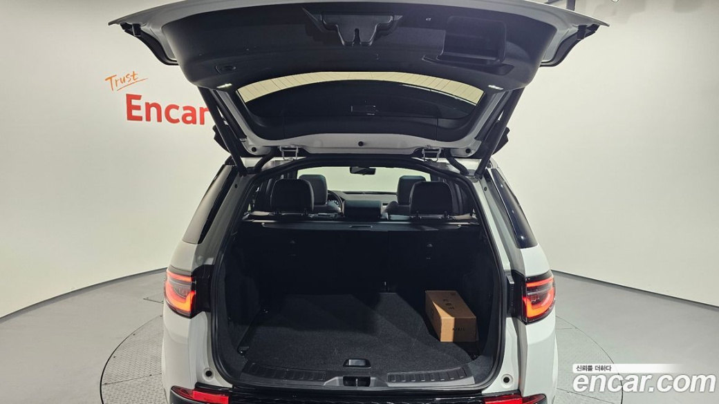 Land Rover Discovery Sport P250 Dynamic SE, 2024