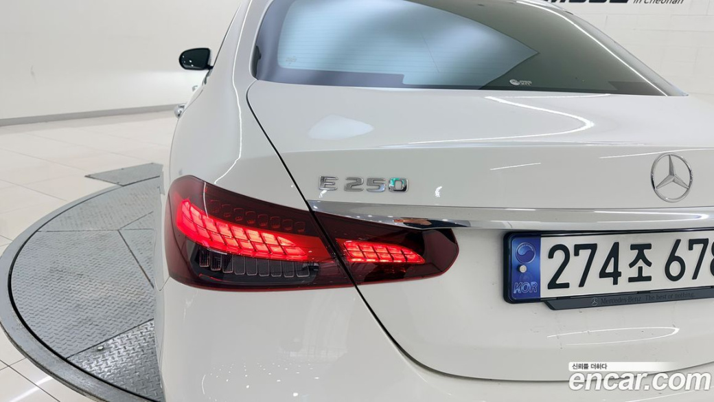 Mercedes-Benz E-Class E250 AMG Line, 2023