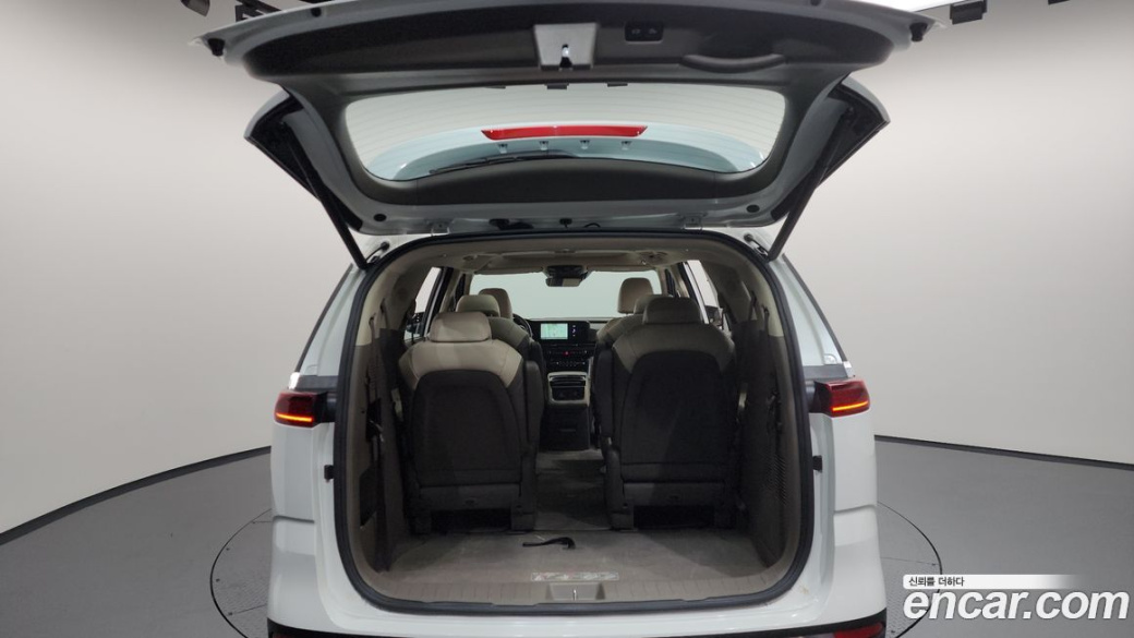 Kia Carnival 9-Seater Signature, 2022