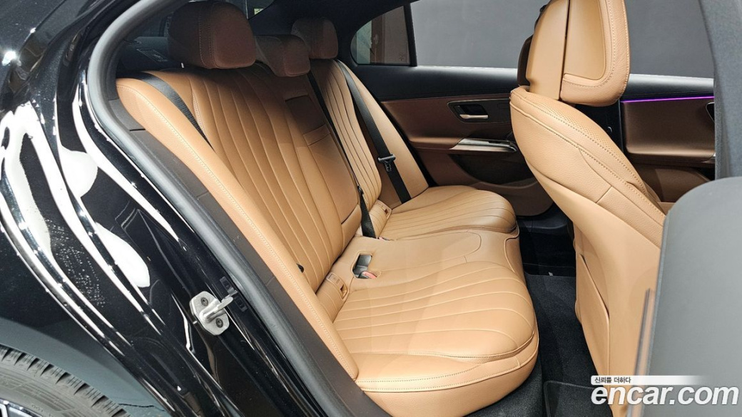 Mercedes-Benz E-Class E300 4MATIC AMG Line, 2024