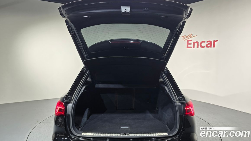 Audi Q3 35 TDI Premium, 2022