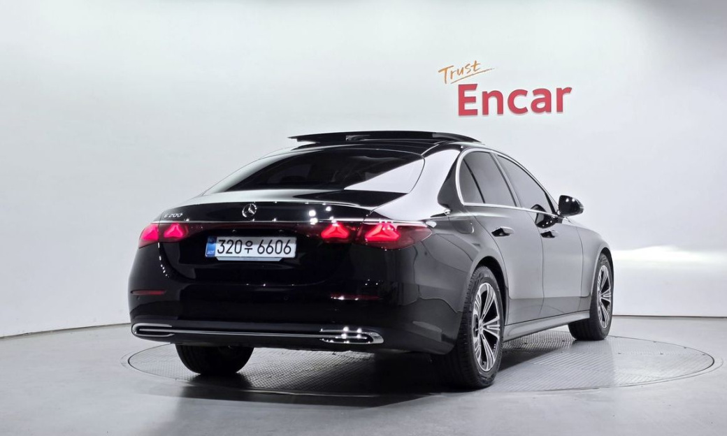 Mercedes-Benz E-Class E200 Avantgarde, 2025