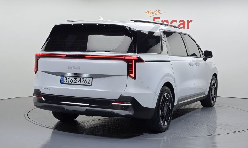 Kia Carnival 7-Seater Signature, 2024