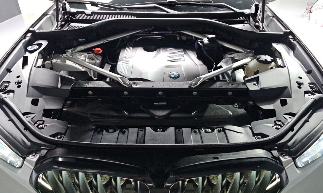 BMW X6 xDrive40i M Sport, 2024