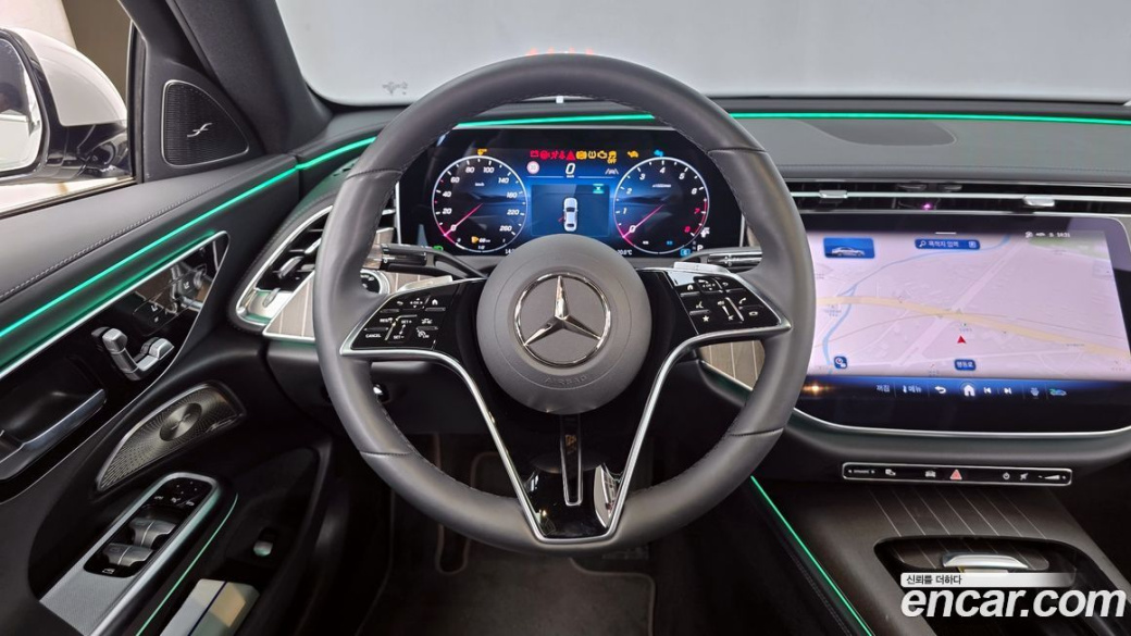 Mercedes-Benz E-Class E300 4MATIC Exclusive, 2025