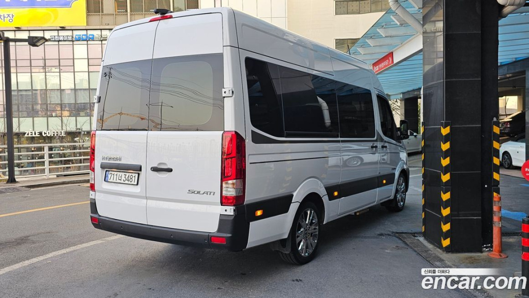 Hyundai Solati 15-seater, 2024