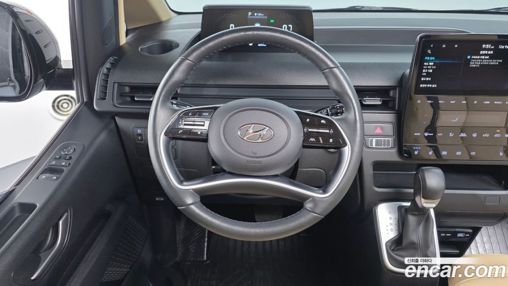 Hyundai Staria Tourer 9-Seater, 2024
