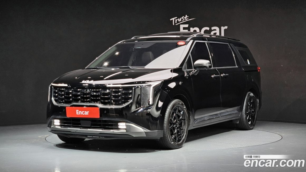 Kia Carnival 9-Seater Gravity, 2025
