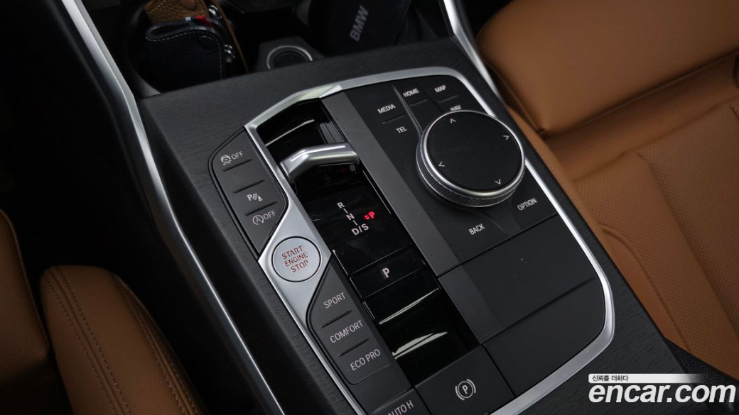 BMW 3-Series 320i Touring, 2024
