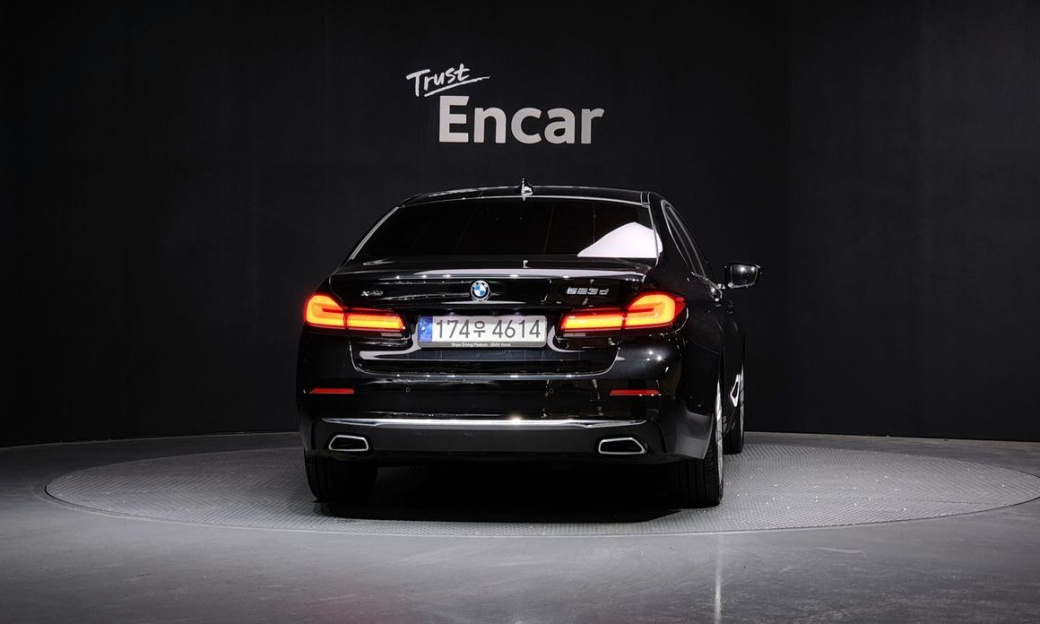 BMW 5-Series 523d xDrive Luxury, 2023