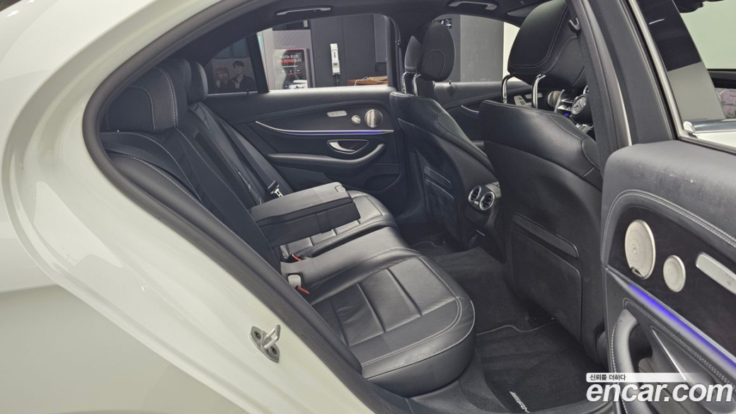 Mercedes-Benz E-Class E220d 4MATIC AMG Line, 2022