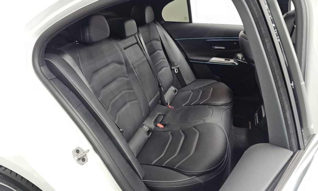 Mercedes-Benz E-Class E300 4MATIC AMG Line, 2024