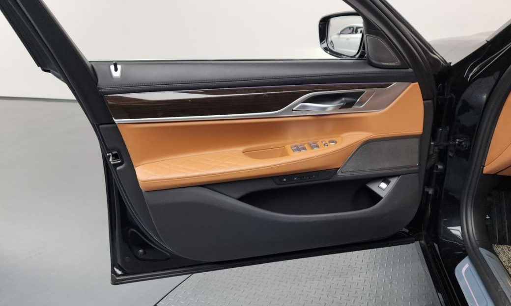 BMW 7-Series 740i Design Pure Excellence, 2022
