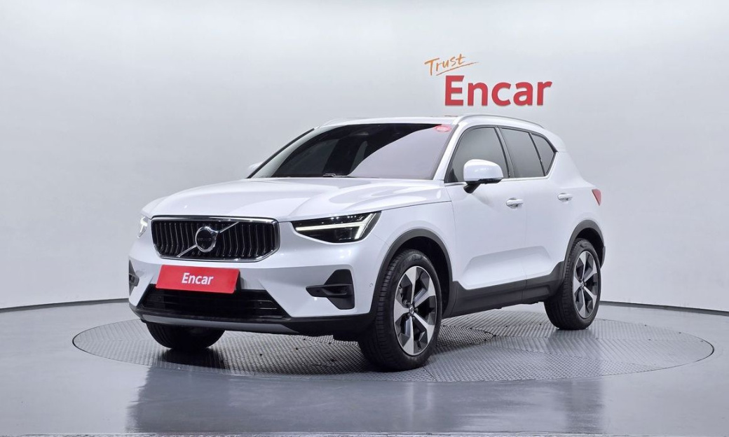 Volvo XC40 B4 Ultra Bright, 2025