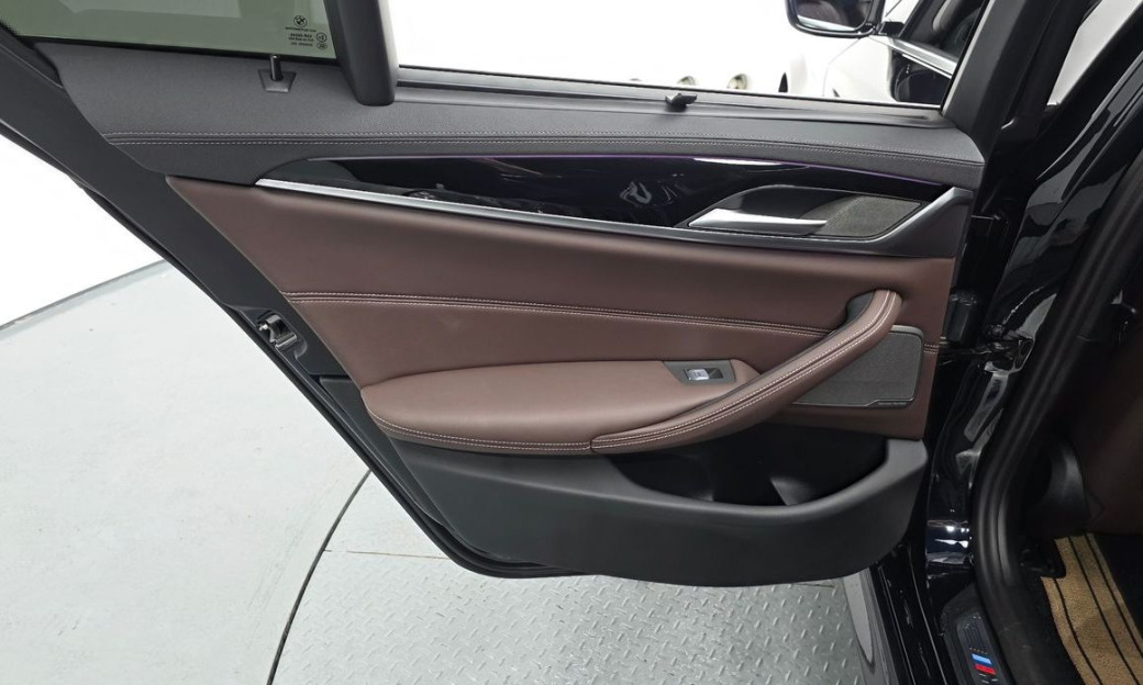 BMW 5-Series 530i xDrive M Sport Package, 2023