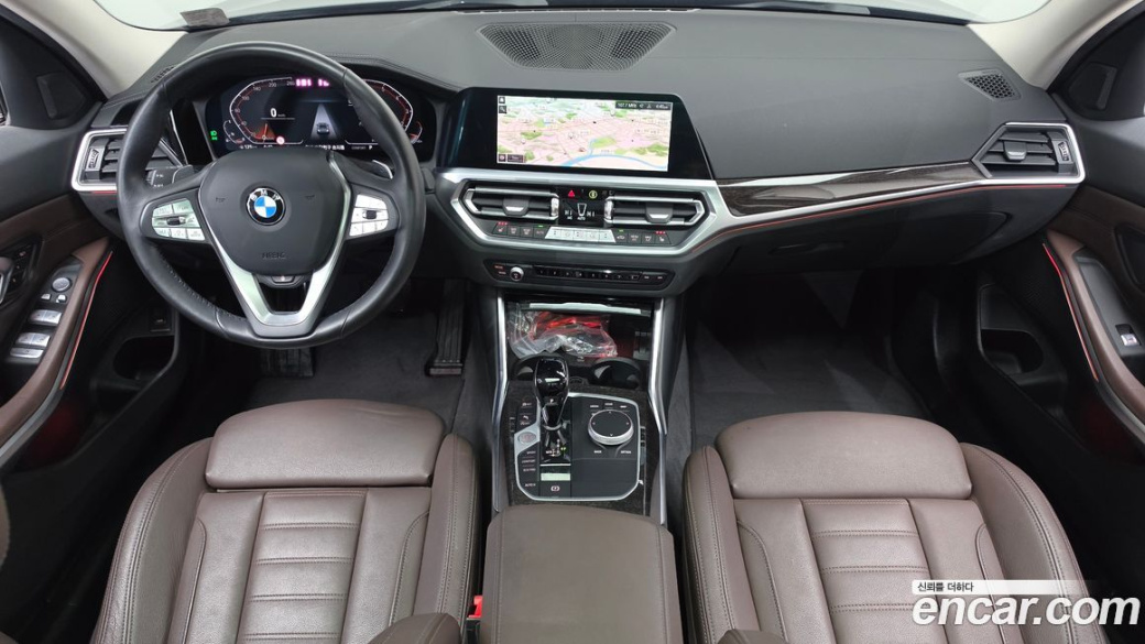 BMW 3-Series 320i Touring Luxury, 2022