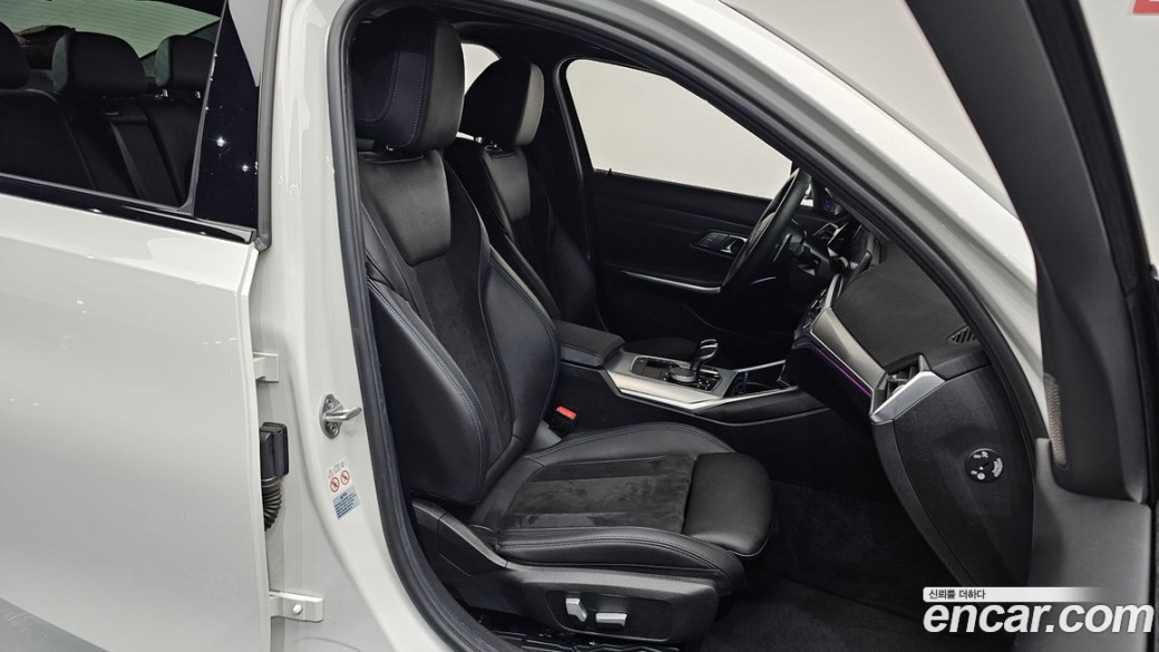 BMW 3-Series 320i M Sport, 2022