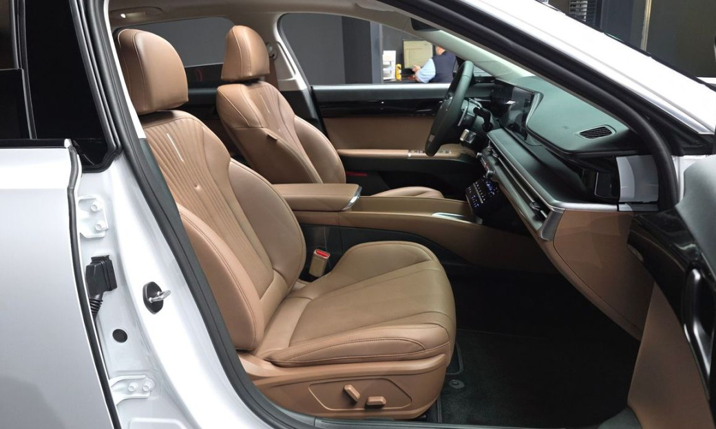 Hyundai Grandeur 2,5 Gasoline 2WD, 2024