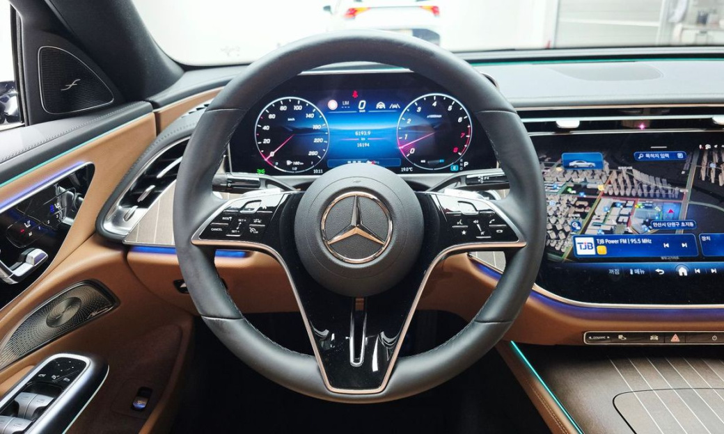 Mercedes-Benz E-Class E450 4MATIC Exclusive, 2024