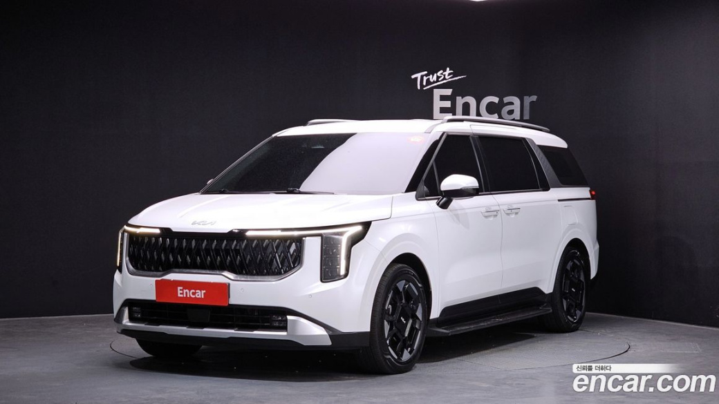 Kia Carnival 9-Seater Prestige, 2024