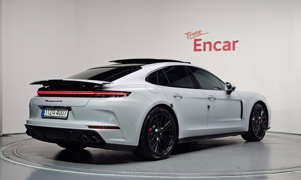 Porsche Panamera 4.0 GTS, 2025