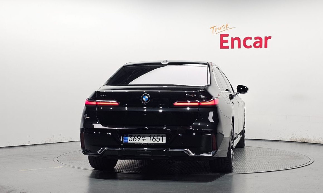 BMW 7-Series 740i xDrive M Sport, 2025
