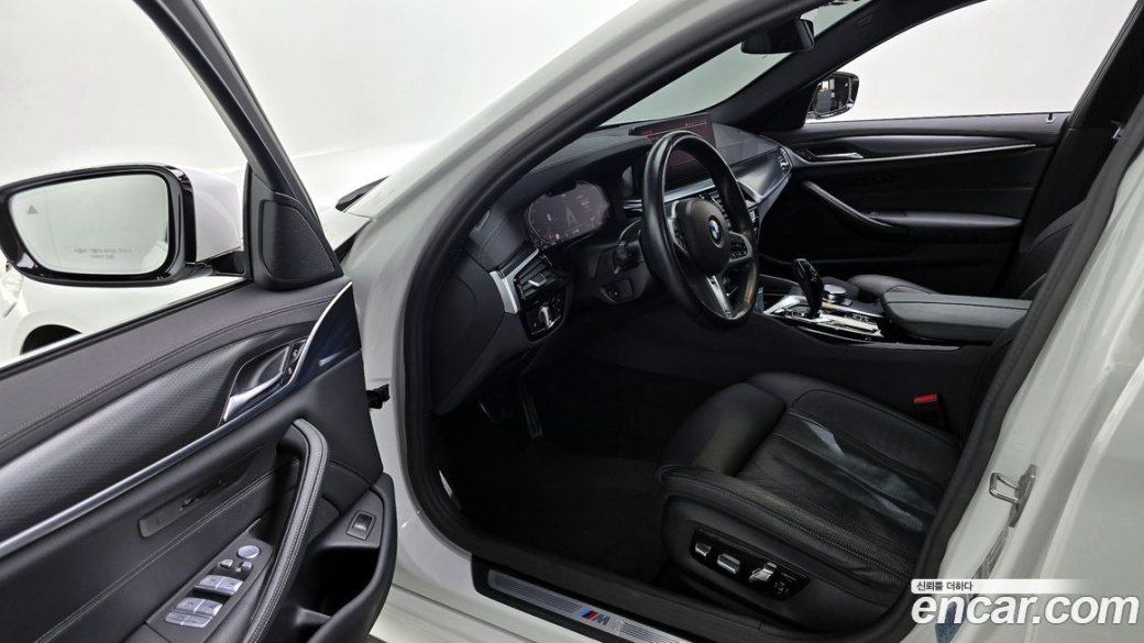 BMW 5-Series 520i M Sport, 2023
