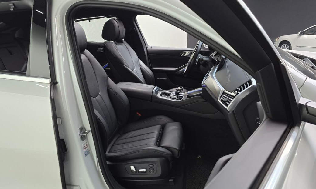 BMW X6 xDrive40i M Sport, 2022