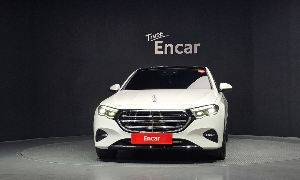 Mercedes-Benz E-Class E300 4MATIC Exclusive, 2024
