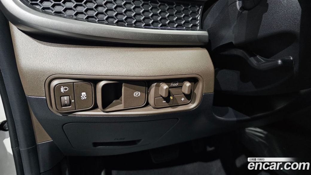 Kia Tasman 2.5T Gasoline 4WD, 2026