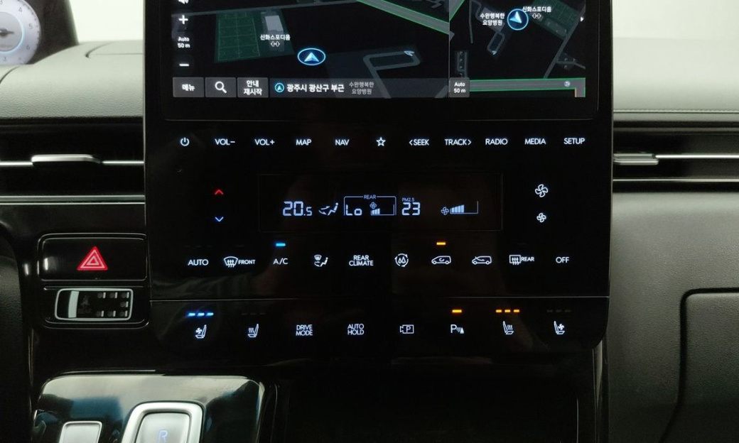 Hyundai Staria Lounge 9-Seater, 2022
