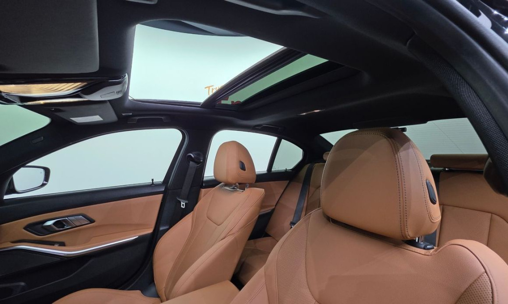BMW 3-Series 320i M Sport, 2024
