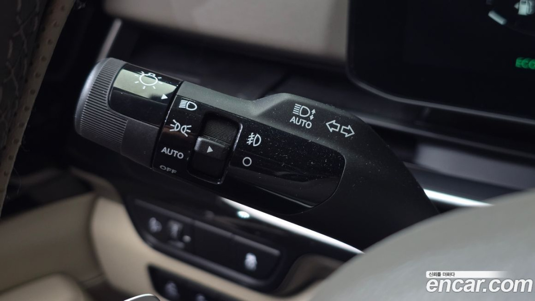 Kia Carnival 7-Seater Signature, 2024