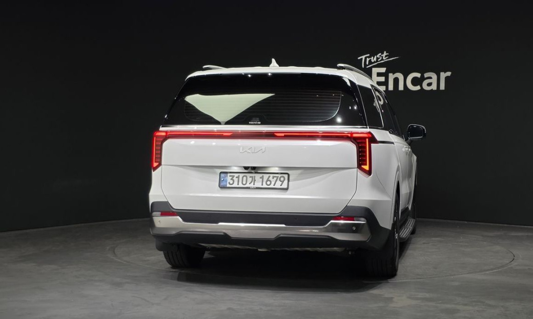 Kia Carnival 7-Seater Signature, 2024