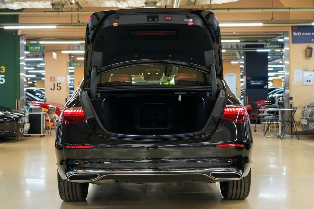 Mercedes-Benz S-Class S350 d 4MATIC, 2025