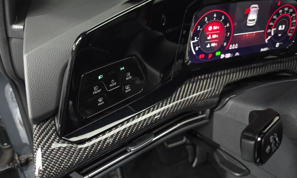 Volkswagen Golf 2.0 GTI, 2024