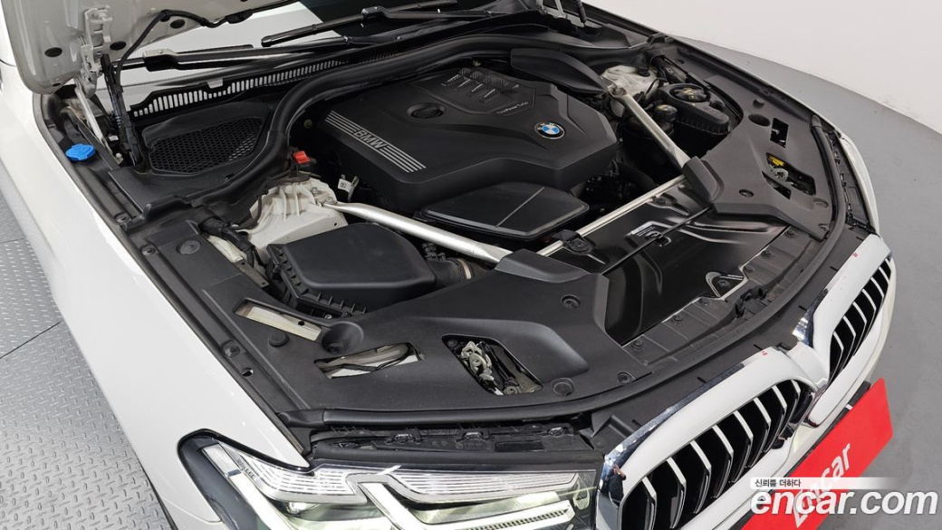 BMW 5-Series 520i M Sport, 2023