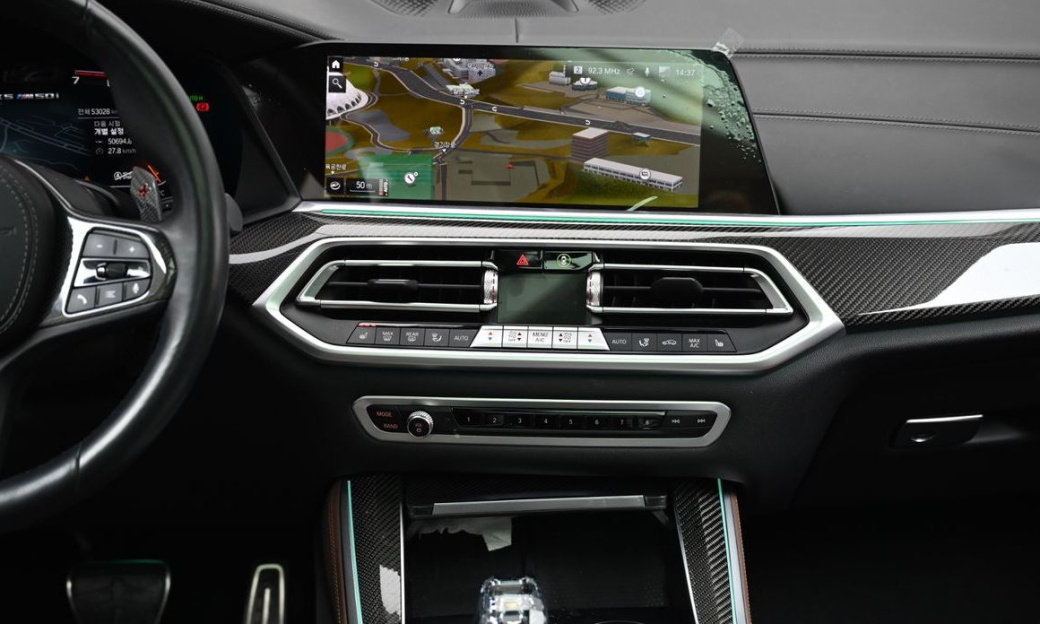 BMW X5 M50i, 2022