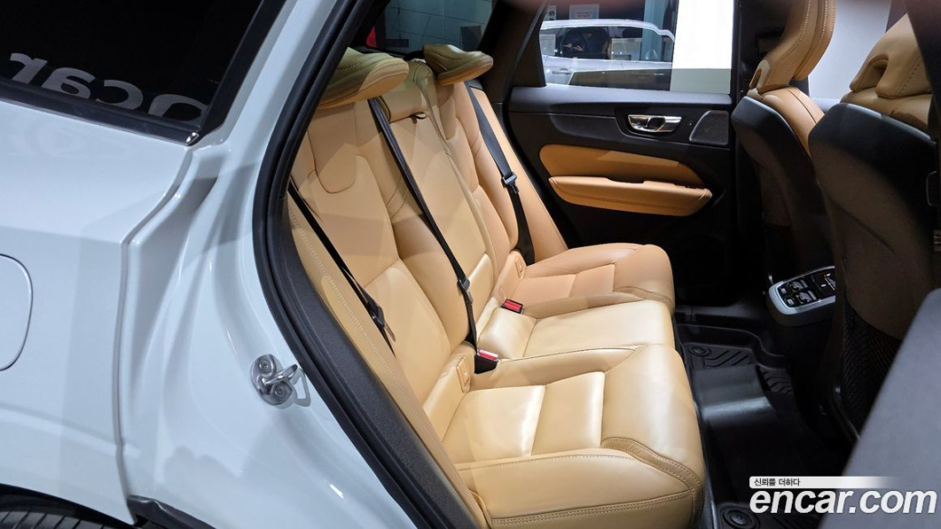 Volvo XC60 B5 Inscription, 2022