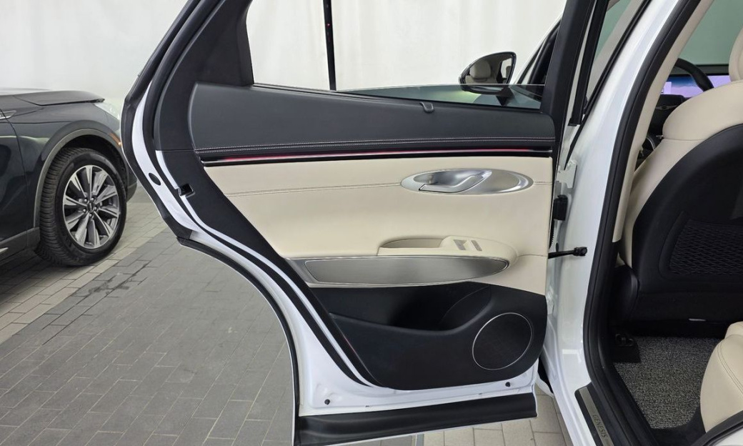 Genesis GV70 2.5T Gasoline 2WD, 2025