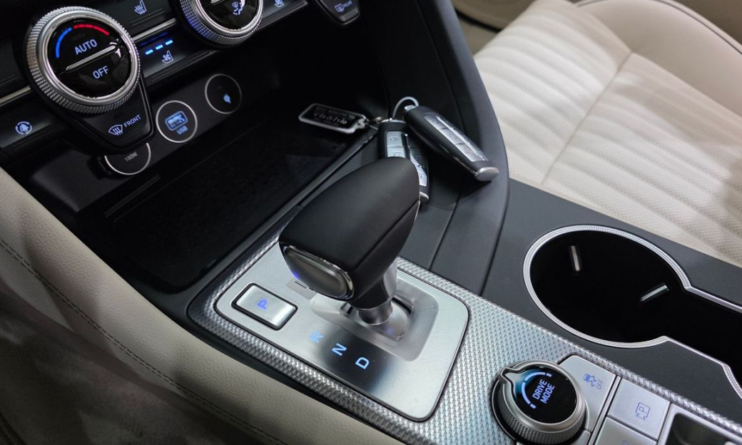 Genesis G70 Gasoline 2.0T 4WD, 2022