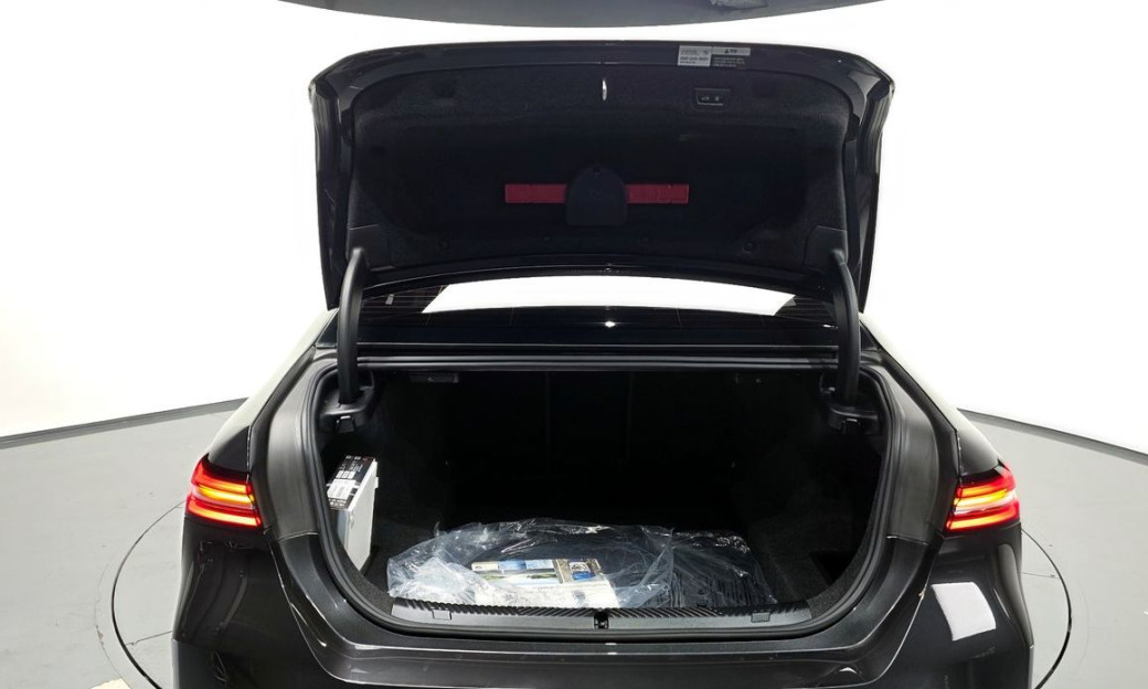 BMW 5-Series 520i, 2024