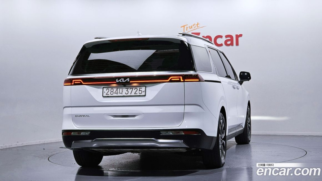 Kia Carnival 9-Seater Signature, 2023